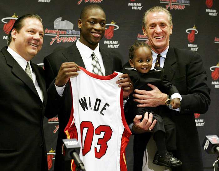 Dwyane-Wade-son-Zaire-Pat-Riley.jpg